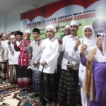 Khofifah Indar Parawansa tampak diantara ratusan kiai dan bu nyai pada acara halaqah di Aula Keluarga Dr KH Asep Saifuddin Chalim di Pacet Mojokerto Jawa Timur. Foto: dokumen amanatul ummah