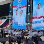 Kampanye akbar Prabowo-Gibran yang dihadiri KH Agoes Ali Masyhuri di Stadion GDS. Foto: Ist