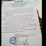 Maklumat Mufaroqoh yang ditandatangani langsung oleh pengasuh Pesantren Salafiyah Syafiiyah Sukorejo Situbondo, KH Ahmad Azaim Ibrahimy. foto: BANGSAONLINE