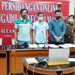 Suasana pengambilan sumpah pada sidang online di Kota Batu.