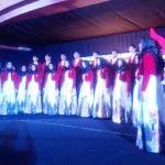 TARGETKAN JUARA: Smamda Voice menggelar konser untuk persiapan mengikuti kompetisi internasional di Thailand, di Aula Smamda, Jumat (2/9) sore. foto: MUSTAIN/ BANGSAONLINE.com