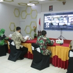 Wali Kota Probolinggo Habib Hadi Zainal Abidin saat menggelar rakor secara virtual bersama jajaran OPD (Organisasi Perangkat Daerah), Kamis (25/2/2021). (foto: ist)