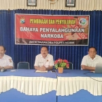 Jajaran dari Satresnarkoba Polres Ngawi saat menggelar pembinaan dan penyuluhan kepada pelajar.