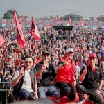 Kampanye Ganjar-Mahfud di Stadion Yosowilangun, Lumajang.