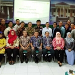 Para advokat dan hakim PA foto bersama usai sosialisasi e-Court.