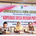 Kunzani di dampingi pegawai Diskop memimpin Musdessus
