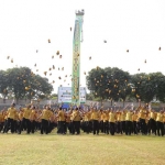 Seleberasi seremonial 457 karyawan baru PG usai dikukuhkan. foto: SYUHUD/ BANGSAONLINE