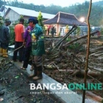 Salah satu dampak bencana banjir di Trenggalek.