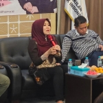 Lia Istifhama dan Aang Kunaifi saat menjadi narasumber dalam Momentum Syawalan Pemuda Jawa Timur.