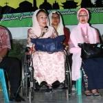?

Hj Sinta Nuriyah, hadir dalam buka bersama di Makodim Jombang, Minggu (20/07), kemarin. Foto:muhammad syafii/BANGSAONLINE