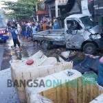 Kondisi mobil sebelum dievakuasi. foto: rony suhartomo/ BANGSAONLINE