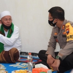 Kapolres Lamongan AKBP Harun bersama K.H. Moh. Ma