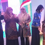 Wali Kota Kediri saat membuka Musda ke-VII DPD LDII yang ditandai dengan memukul gong. Foto: Ist