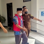 Pelaku FI digelandang ke Rutan Kelas 2 Trenggalek. (foto: ist)