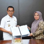 Wali Kota Batu usai menandatangani kesepakatan bersama dengan LBH Terakreditasi.