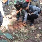 Empat mortir aktif yang ditemukan petani Ponorogo saat mencangkul tanah.