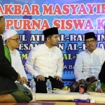 Wagub Jatim Emil Elestianto Dardak saat menghadiri Haul Masyayih dan Wisuda Purna Siswa V di SMP dan SMA Pondok Pesantren Al Falah Yayasan Baitul Atiq Ar Rahbiniyah, Dusun Baeler, Desa Lombang Dajah, Kecamatan Blega, Kabupaten Bangkalan. foto: ist