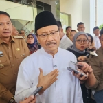 Menteri Sosial RI, Saifullah Yusuf saat memberikan keterangan kepada awak media