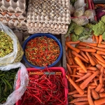 Harga sembako Surabaya hari ini cenderung stabil. Foto: Sulthon/Bangsaonline.