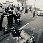 Anggota Polsek Taman saat tiba di TKP laka