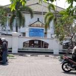 Kantor PDAM Gresik, di Jalan Permata, Kebomas. foto: syuhud/ BANGSAONLINE