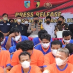 Kapolres Kediri, AKBP Agung Setyo Nugroho, saat menggelar konferensi pers di Mapolres Kediri. Foto: Ist