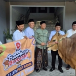 Tahun ini PKS Jatim menyerahkan hewan kurban ke PWNU, MUI, dan PWM Jawa Timur. Foto: Ist.