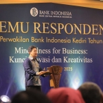 Kepala Kantor Perwakilan BI Kediri, Yayat Cadarajat saat memberi paparan. (Ist).