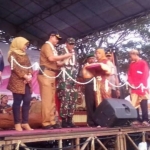 Camat Singosari, Bagus Sulistyawan saat membuka festival lampion.