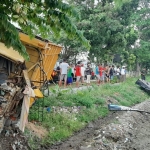 Kondisi kedua kendaraan usai terlibat tabrakan adu banteng.