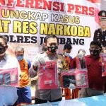 Konferensi Pers Ungkap Kasus Satresnarkoba Polres Jombang. (foto: AAN AMRULLOH/BANGSAONLINE)