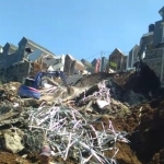 Rata dengan tanah, beginilah kondisi salah satu bangunan Begawan Villa usai tragedi longsor yang terjadi pada Sabtu (26/4/2025) lalu.