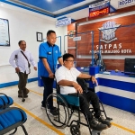 Layanan SIM inklusif untuk difabel yang dilakukan petugas dari Polresta Malang Kota.

