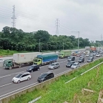 Kondisi salah satu ruas jalan tol saat H-1 libur isra mi