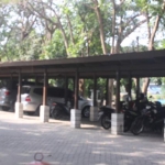 Bangunan area parkir di kompleks gedung DPRD Pasuruan.