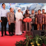 Wali Kota Risma didampingi berbagai pihak melakukan groundbreaking pembangunan gedung baru RSUD dr M. Soewandhie ditandai dengan bunyi sirine dan proses pemancangan, Rabu (18/12). foto: ist