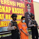 A (31), Warga Kecamatan/Kabupaten Sidoarjo terpaksa berurusan dengan Unit Perlindungan Perempuan dan Anak (PPA) Satreskrim Polresta Sidoarjo karena mencabuli puluhan anak. (foto: ist)