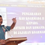 Kepala Staf Koarmada II Laksma TNI Iwan Isnurwanto dalam acara morning briefing.