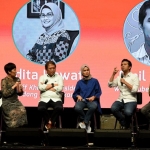 Wagub Jatim saat menjadi pembicara pada acara Siberkreasi Netizen Fair 2019 di The Kasablanka Hall, Kota Kasablanka Mall, Jakarta. foto: ist
