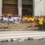 Bupati Fadeli, Kapolres AKBP Harun, Dandim 0812 Letkol Sidik Wiyono, dan Ketua MUI Lamongan foto bersama usai peresmian tim khusus pencegahan virus corona. 