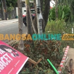 Papan proyek gorong-gorong proyek gorong-gorong di Jalan Gayungsari Barat, Surabaya. Foto: RUSMIYANTO/BANGSAONLINE