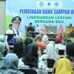 Wali Kota Pasuruan, H. Adi Wibowo, saat membuka pembinaan bank sampah lingkungan lestari bersama BSU, Selasa (9/12/2025).