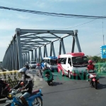 Jembatan Ploso Jombang yang akan ditutup untuk sementara hingga bulan Desember 2017. foto: ROMZA /BANGSAONLINE
