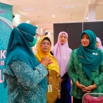 Ketua TP PKK Kota Kediri, Faiqoh Azizah, saat mengunjungi Ponpes Wali Barokah. Foto: Ist