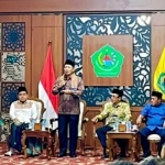 Menteri Koperasi saat berada di Peringgitan Dalam, Pendopo Ronggosukowati Pamekasan.