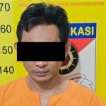 Pelaku berinisial AH (35) diamankan Satreskrim Polres Malang saat menimbang narkoba di kamar kosnya yang berada di Jalan Bromo, Desa Dilem, Kecamatan Kepanjen.