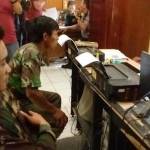 Dua pemburu kijang saat diminatai keterangan. foto: detik