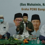 Dari kiri, KH H. M. Shobri Sutroyono KH Abdul Rokhim (Ketua Tanfidziyah PCNU Bangil), Bupati Kabupaten Pasuruan H. M. Irsyad Yusuf, dan KH Abdul Rokhim (Rois Suriyah PCNU Bangil).