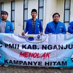 PC PMII Kabupaten Nganjuk saat deklarasi tolak kampanye hitam. Foto: RAFLI FAJRI/ BANGSAONLINE