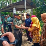 Brigjen TNI Steverly saat berada di lokasi TMMD.